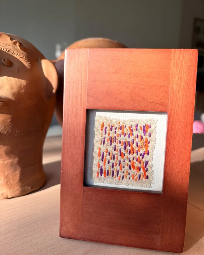 Alegria boa de ver. Slow stitch mini embroidery, 5 × 5 cm