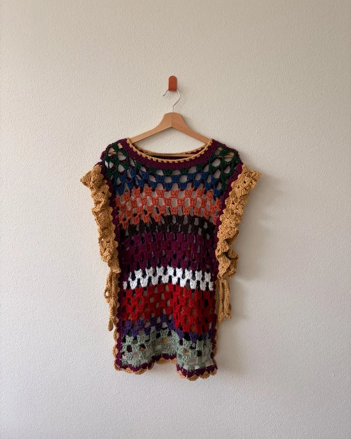The same La Ursa tunic, its other side, worked in a different pattern